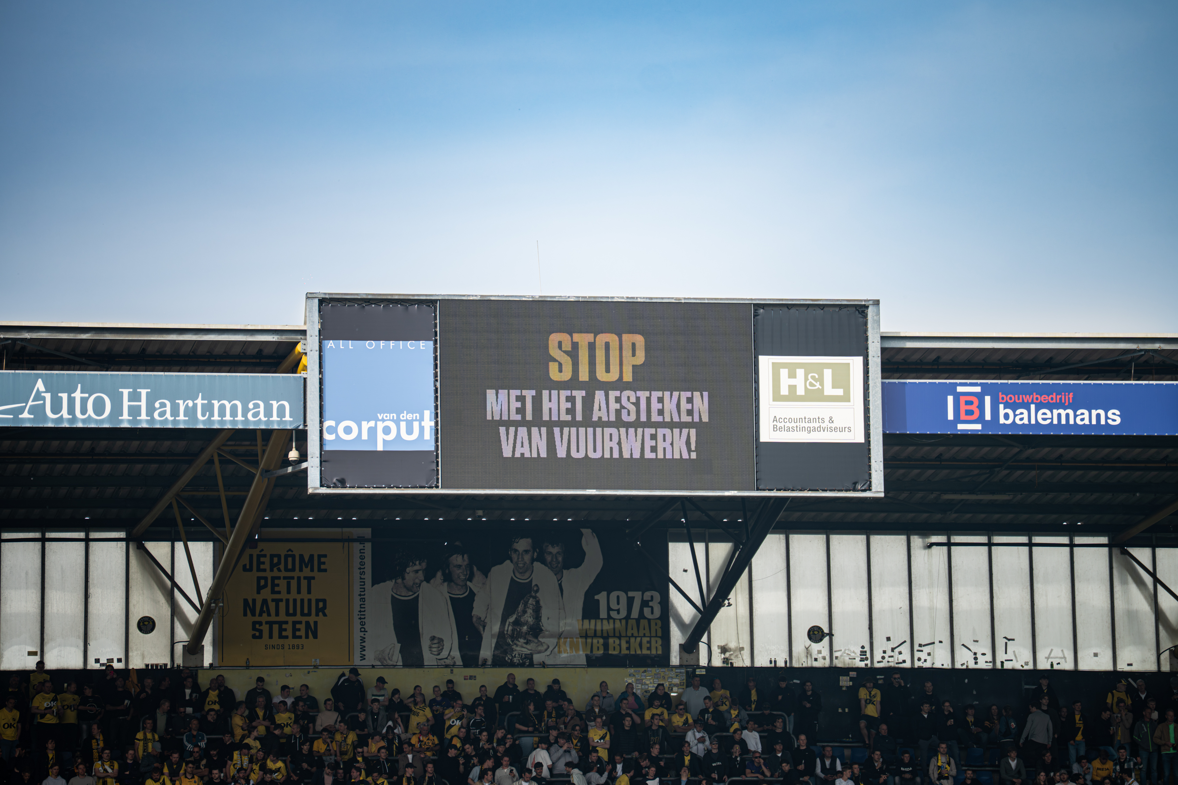 It skerm yn it Rat Verlegh Stadion