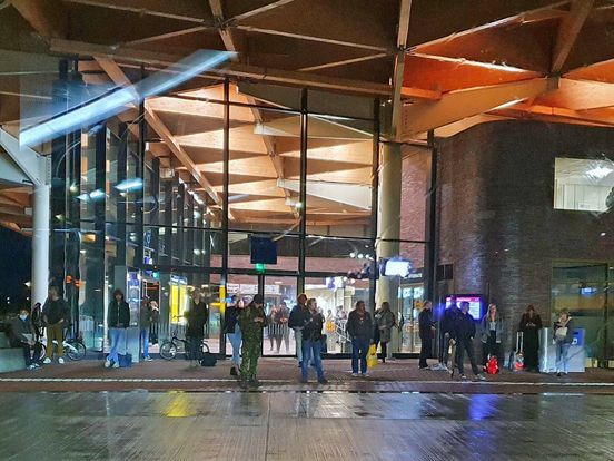 Wat is er aan de hand met de natte trappen in station Assen?