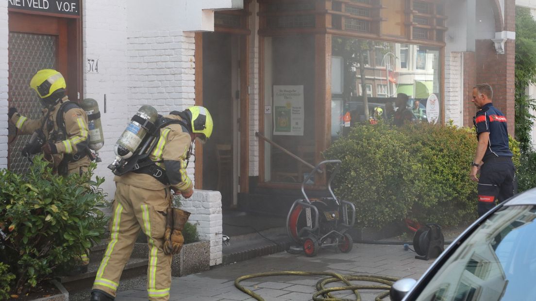 Brand bij Toko Toet op de Beeklaan