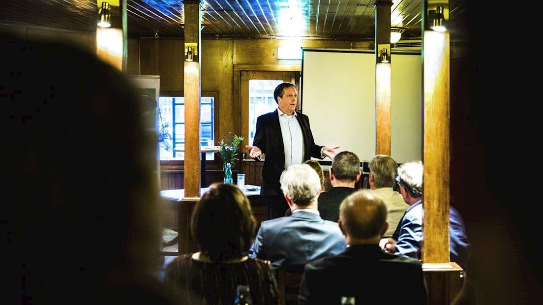 D66-leider Pechtold geeft een speech tijdens de aftrap van de campagne voor de gemeenteraad