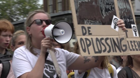 Honderden deelnemers bij mars tegen femicide