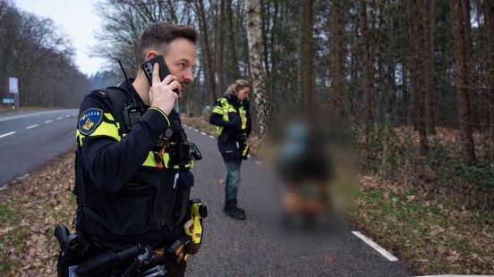 Onder invloed en naakt in de auto: man belt vriendin om hulp Nieuws