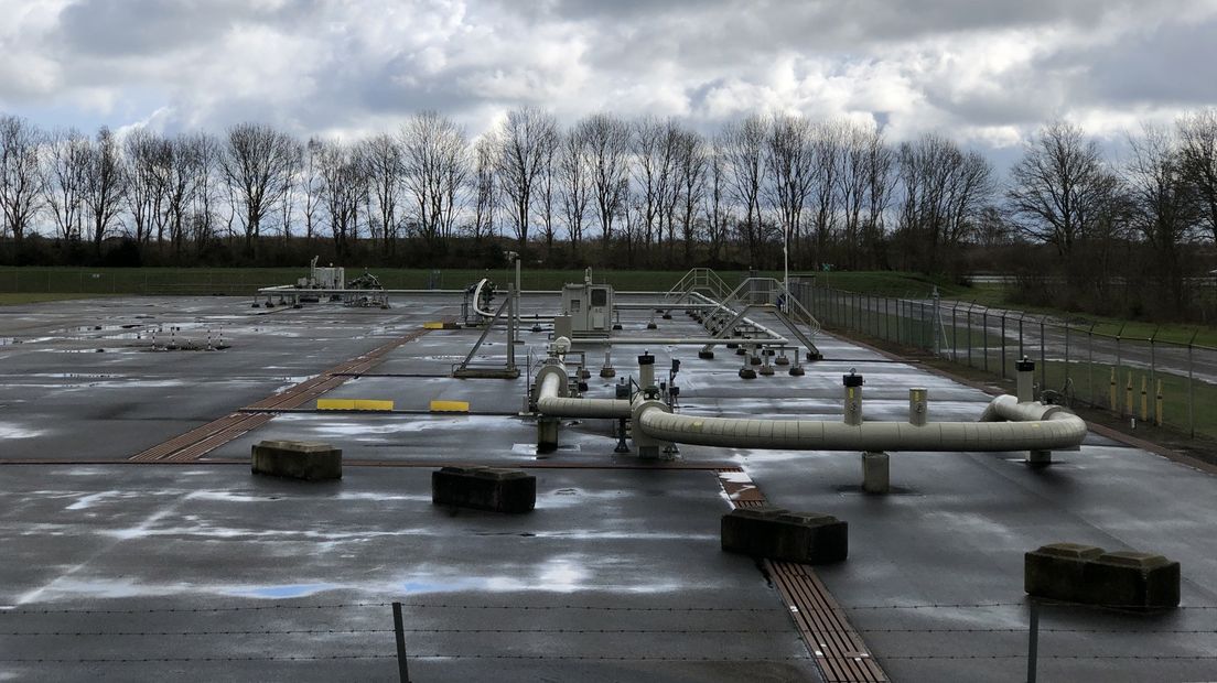 De NAM-locatie langs de A7, op de grens van Groningen en Friesland