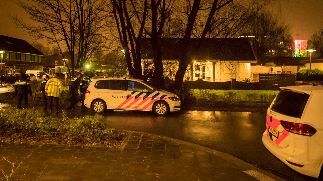 Meerdere eenheden van de politie kwamen ter plaatse.