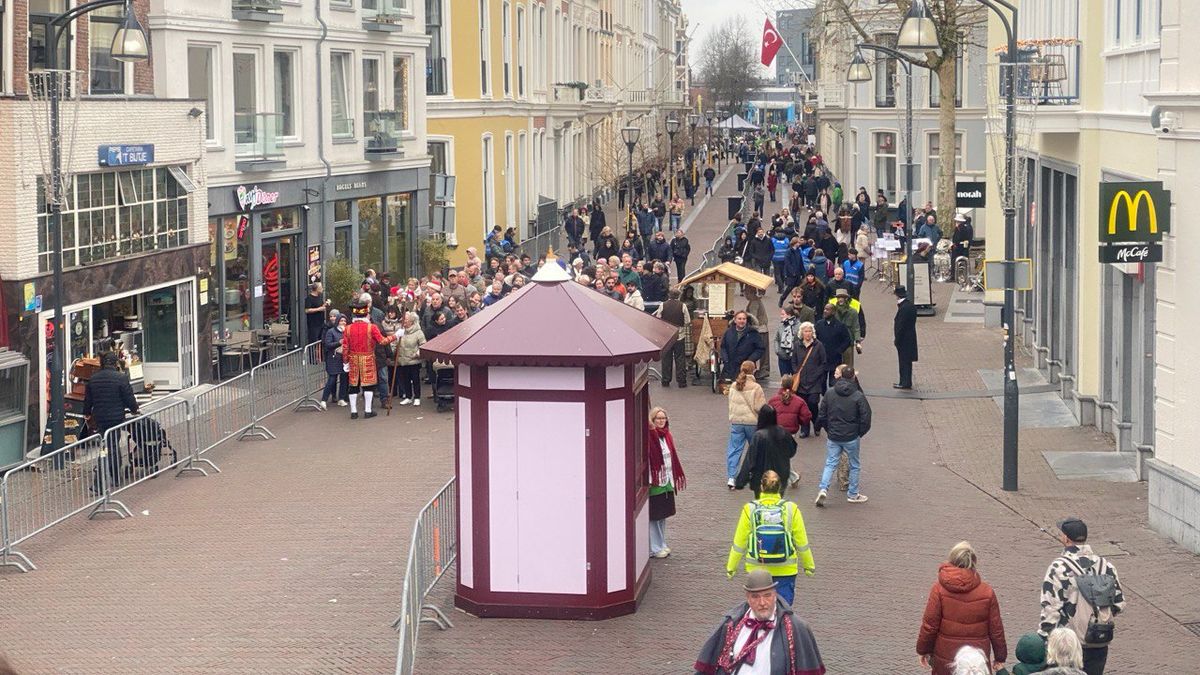 Ongeloof bij medewerkers en bezoekers: amper wachtrijen bij Dickens Festijn