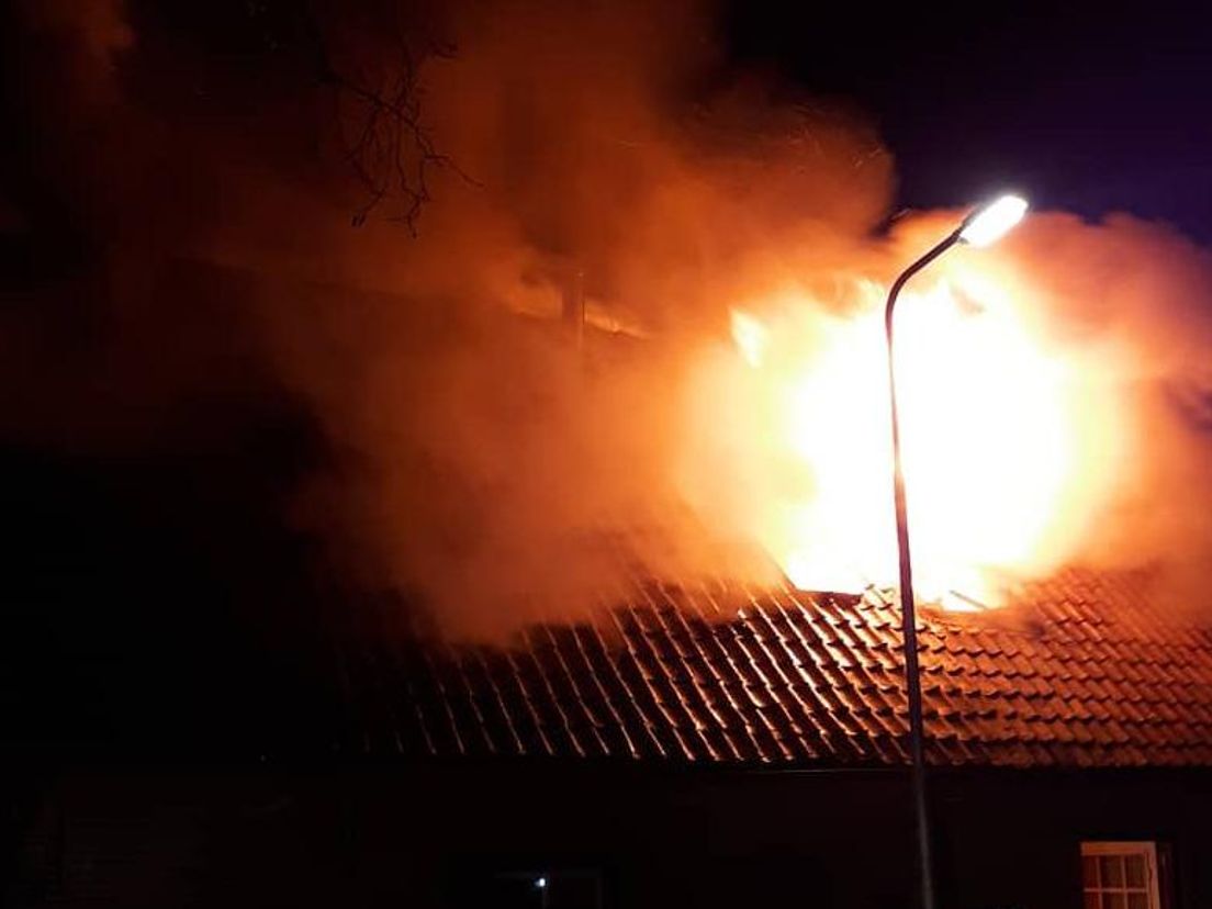Uitslaande brand in Hoogblokland (Foto Instagram Politie_Alvi)