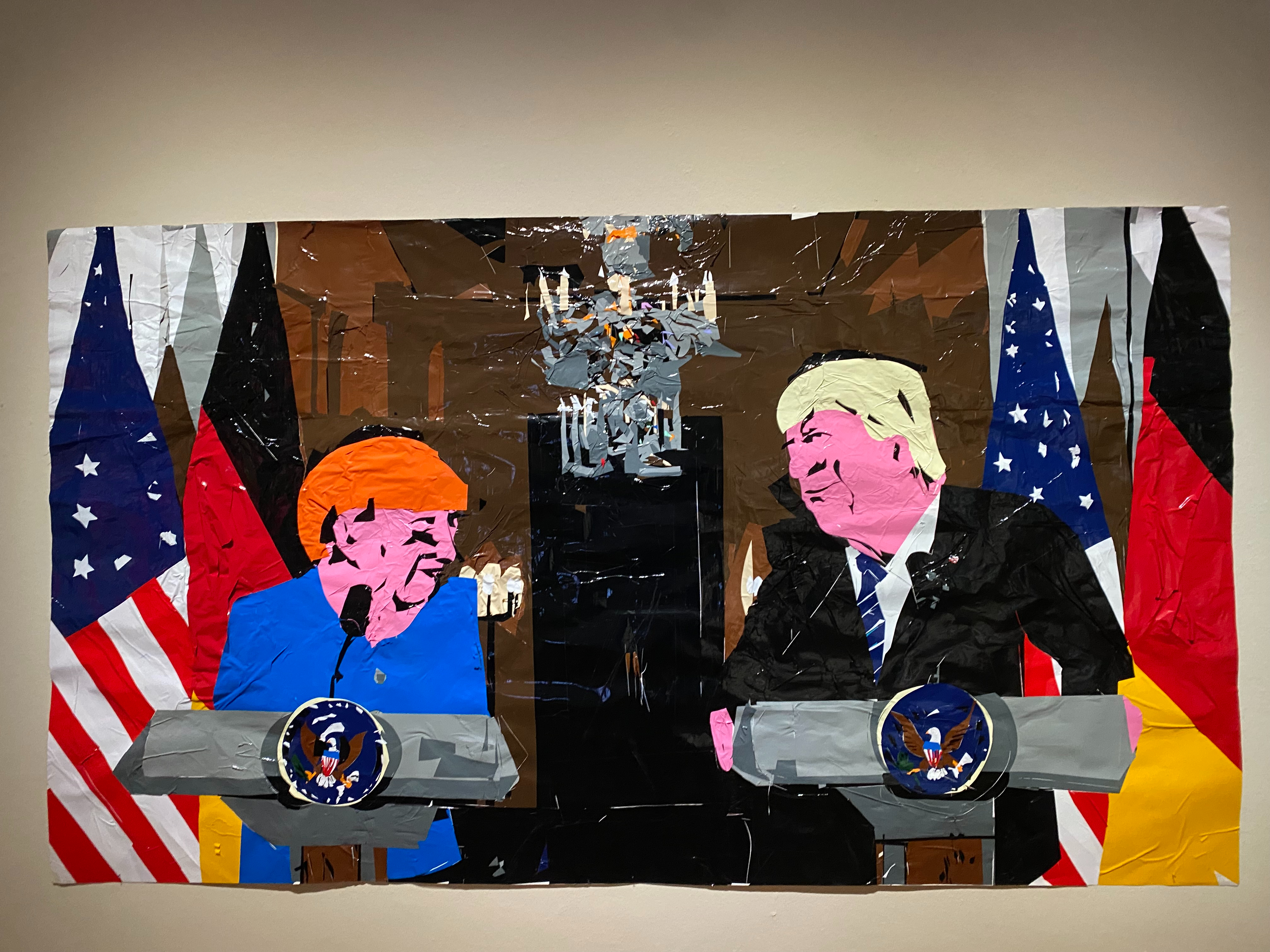 Werk van kunstenaar Erik van Lieshout bij de expositie Democratie NU?