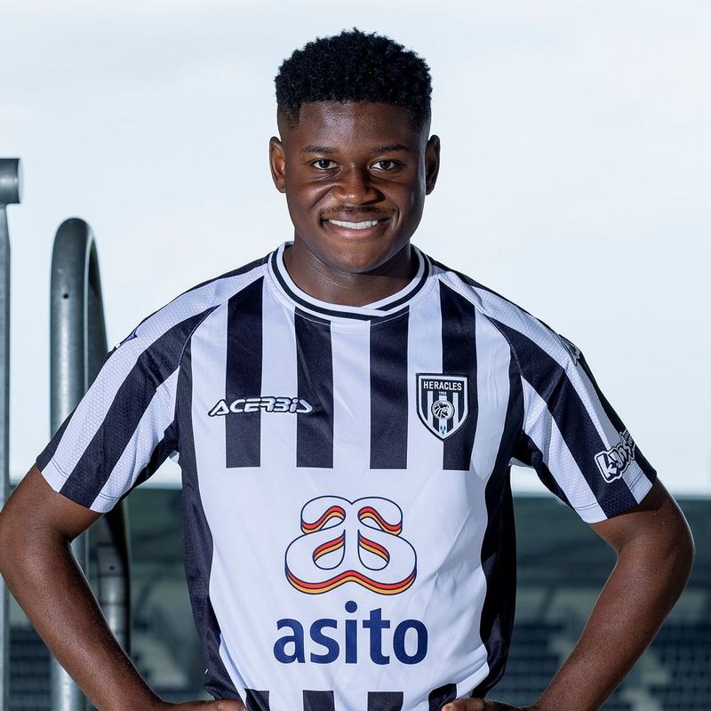 heracles-almelo-legt-vleugelaanvaller-bryan-limbombe-voor-vier-jaar