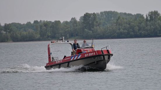 Hulpdiensten op zoek naar zwemmer die 'gewoon' aan de overkant blijkt te staan