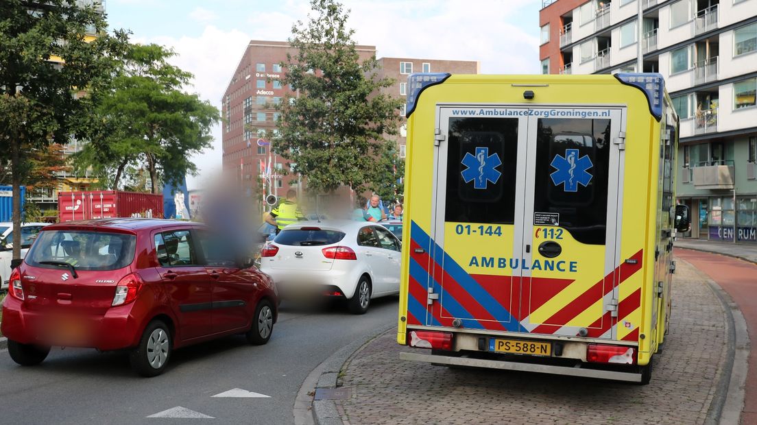 Hulpdiensten bij de plek van het ongeval