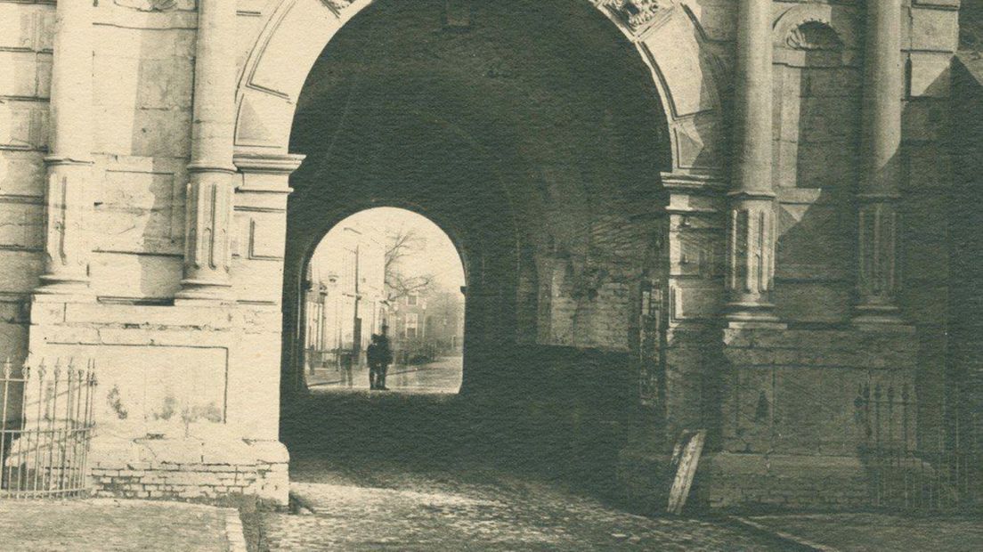 Herepoort, in 1876, twee jaar voor de afbraak