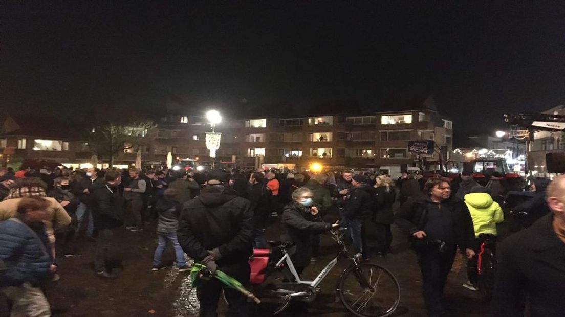 Honderden actievoerders en toehoorders kwamen donderdagavond naar de Markt in Winterswijk.