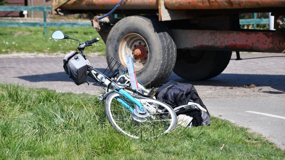 Fietser zwaargewond na aanrijding met tractor bij Noordgouwe