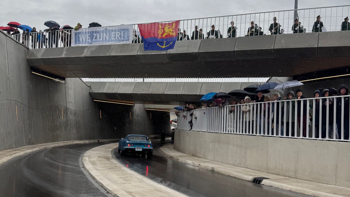 Feest in Venlo: Vierpaardjes na jaren bouwen geopend