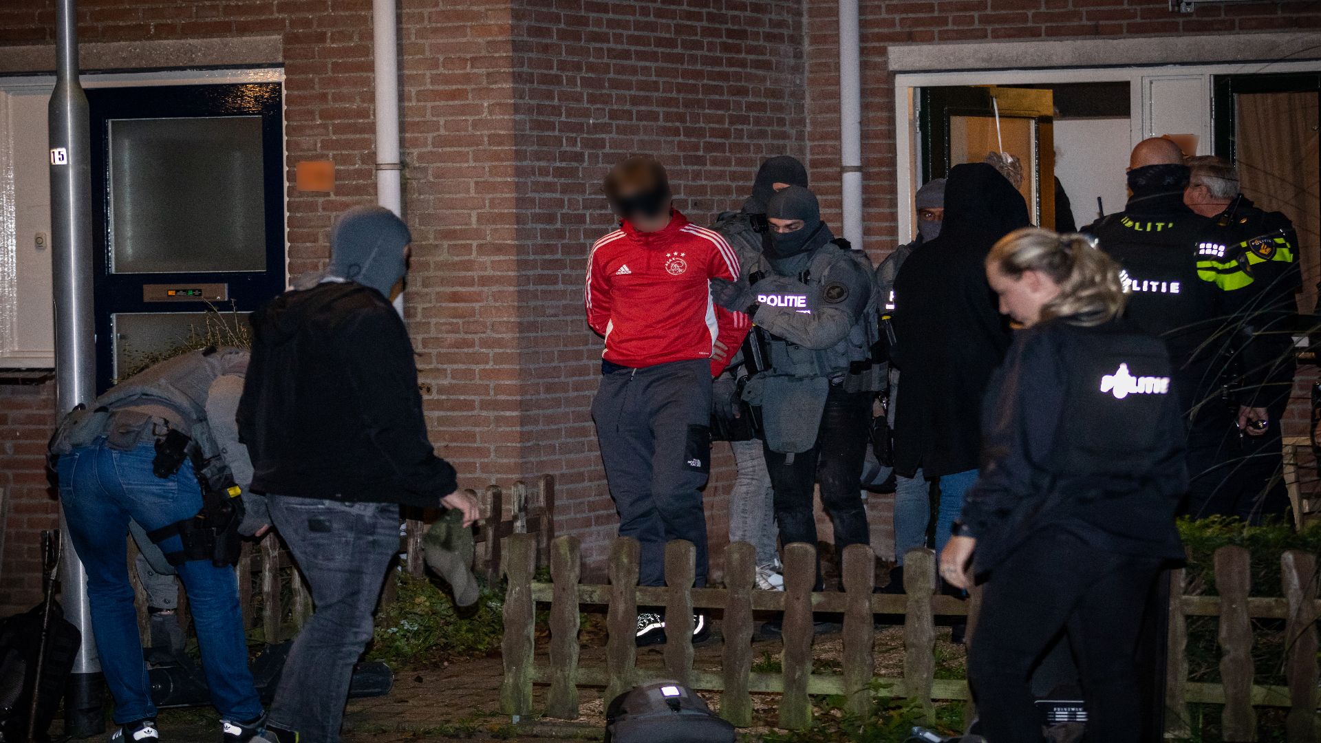 Politie Valt Woningen In Oud-Beijerland Binnen: Twee Aanhoudingen ...