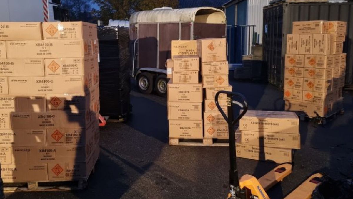 Duizenden kilo's zwaar vuurwerk gevonden in loods