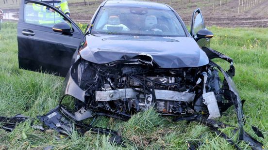 Auto total loss na ongeval A15