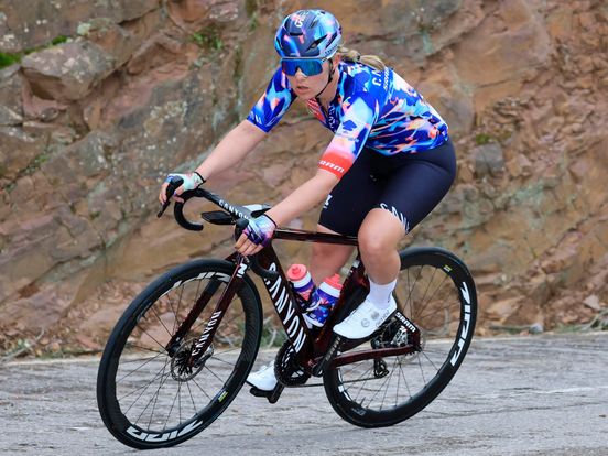 Maike van der Duin tekent na zware periode voor twee seizoenen bij Team Visma-Lease a Bike