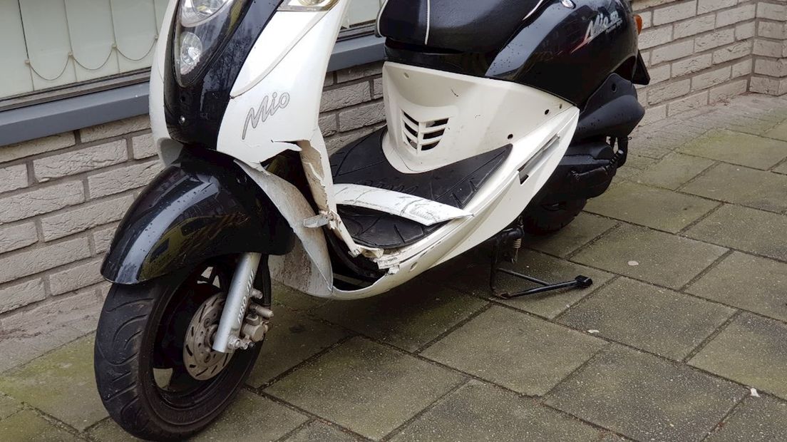 Scooterrijder naar ziekenhuis na valpartij in Enschede