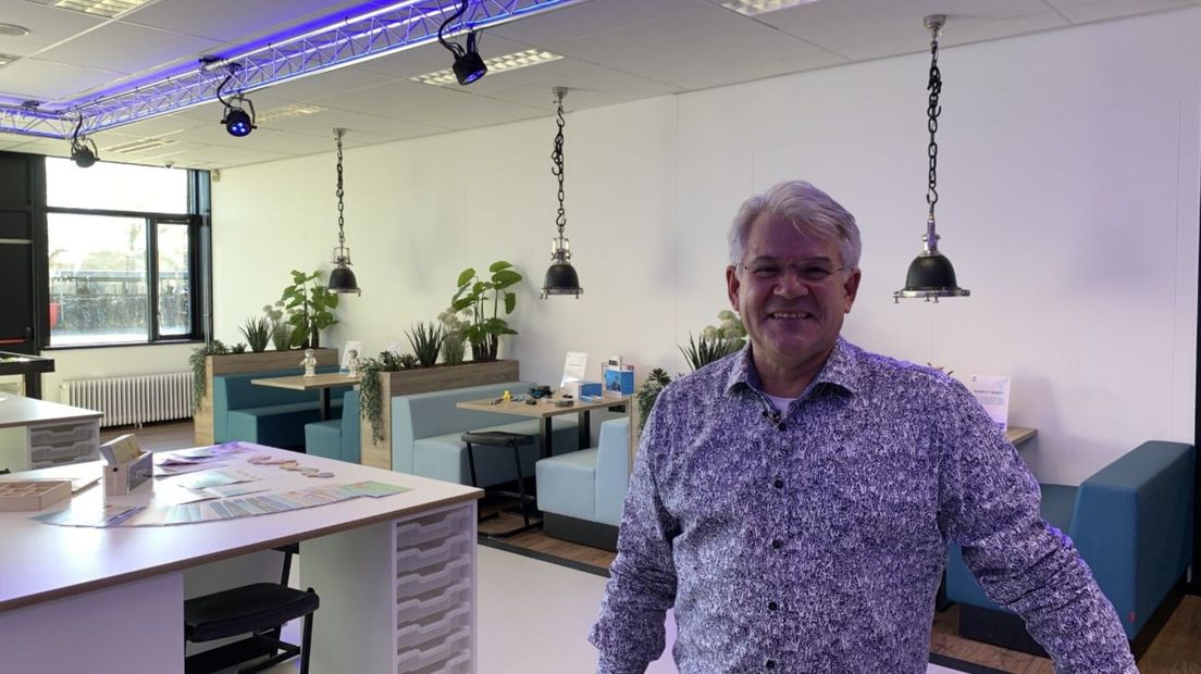 Docent Kees Somers was betrokken bij het opzetten van het nieuwe lokaal op het Lodewijk College