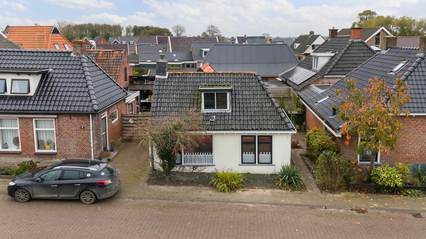 "Buitenkans voor de starter: betaalbare vrijstaande kluswoning"