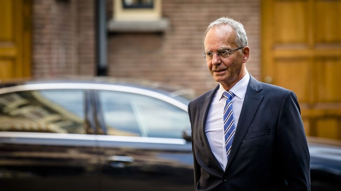 Henk Kamp op het Binnenhof