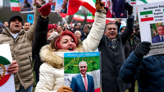 Iraanse David uit Leeuwarden kijkt vol spanning naar nieuws: "Als Pahlavi komt, stromen straten vol" Nieuws