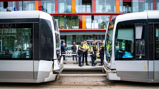 8 gewonden bij botsing trams, bestuurder voorlopig niet aan het werk. 8 gewonden bij botsing trams, bestuurder voorlopig niet aan het werk.