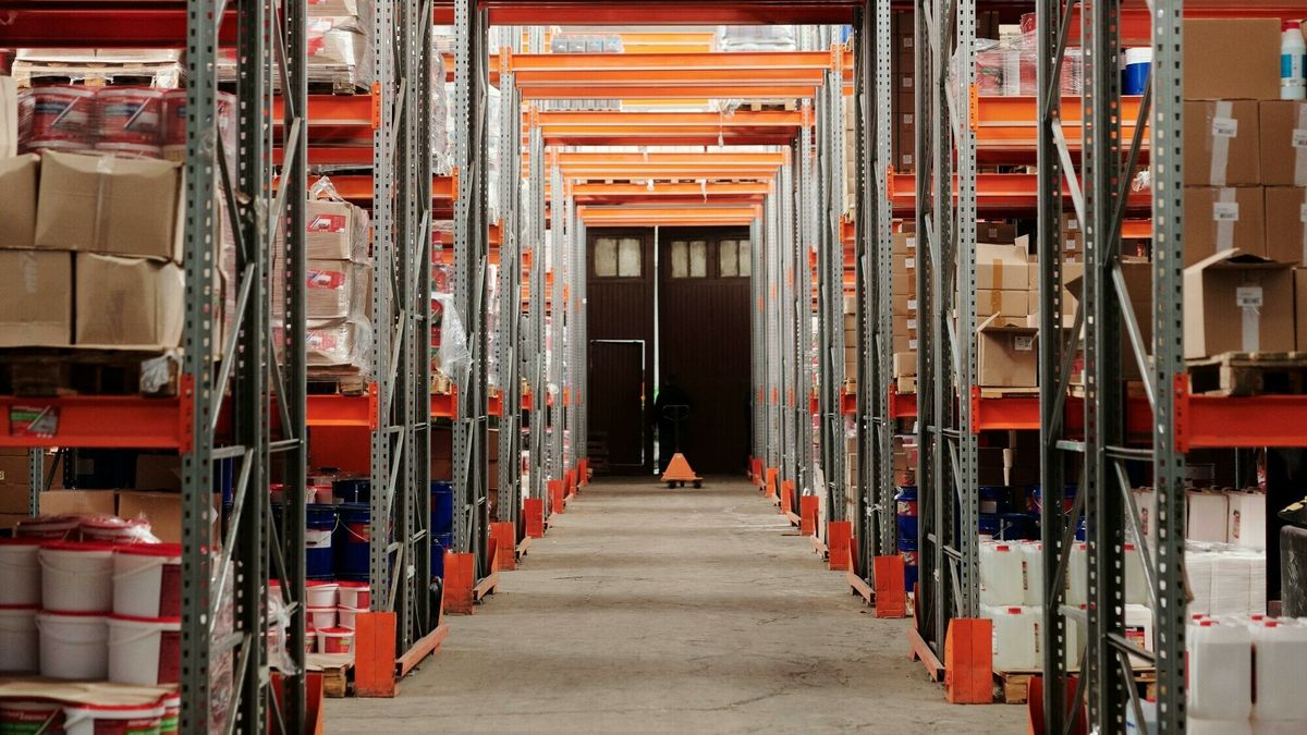 Voormalig PostNL-medewerkers bestraft voor zwendel met retourzendingen Amazon