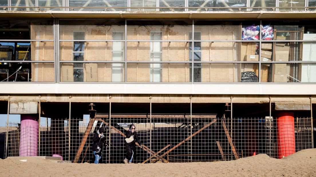 Extra verstevigingen bij de Pier in Scheveningen