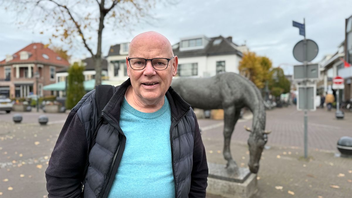 Liggend op de grond weerde persfotograaf Caspar de klappen af: 'Gelukkig greep een agent in'