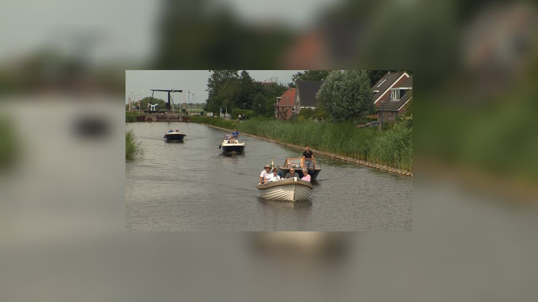 Polderhoofdkanaal bringt libben yn it doarp De Feanhoop