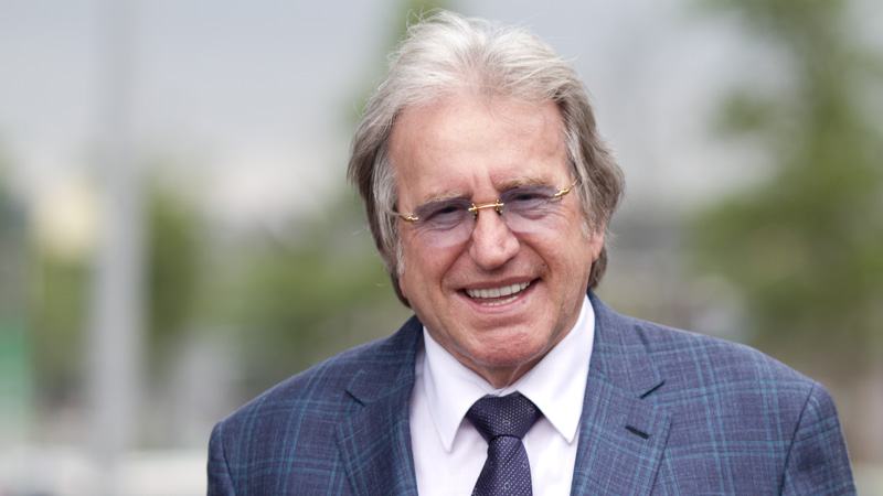 Lee Towers wordt maandag 80 jaar.