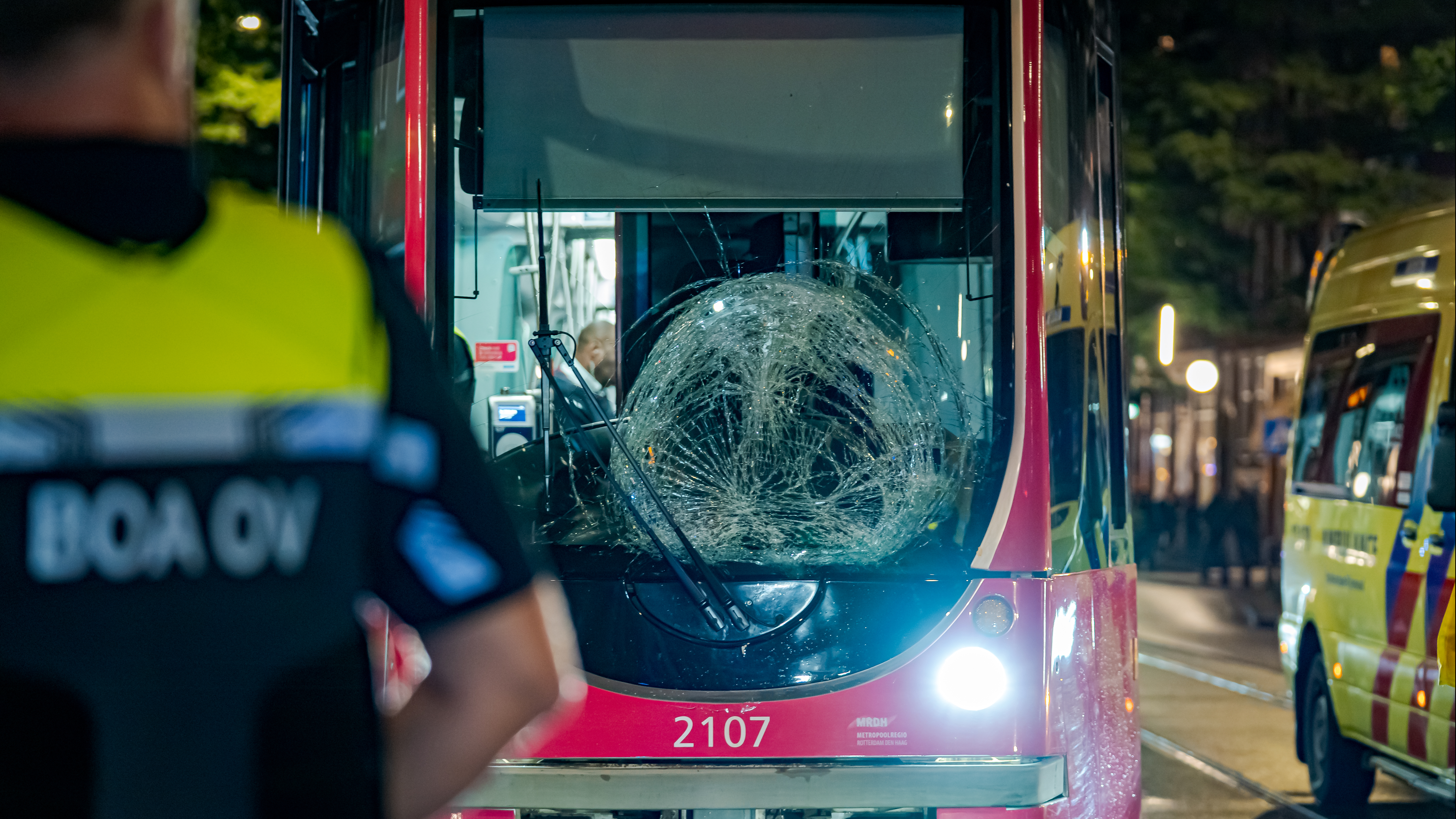 Twee vrouwen raakten zwaargewond na een botsing met een tram.