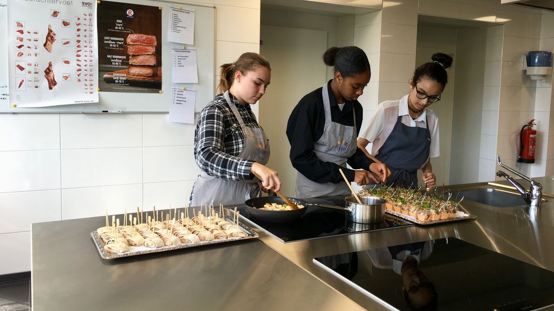Voor het eerst koken zonder gas op het Scheldemond College