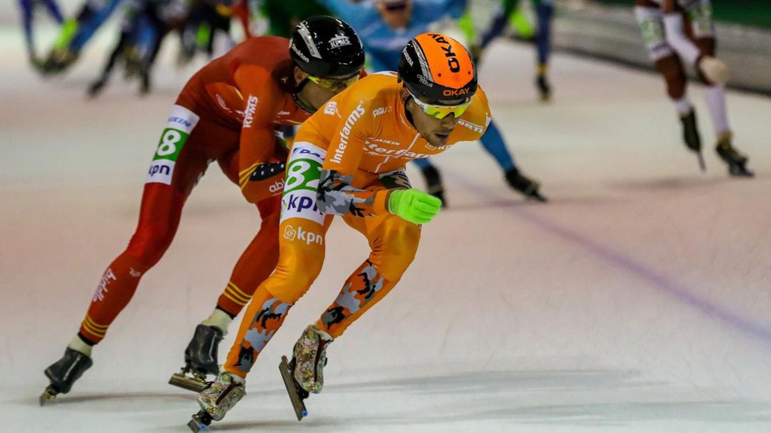 Sjoerd den Hertog snelt in het oranje leiderspak naar zijn tweede seizoenszege archief