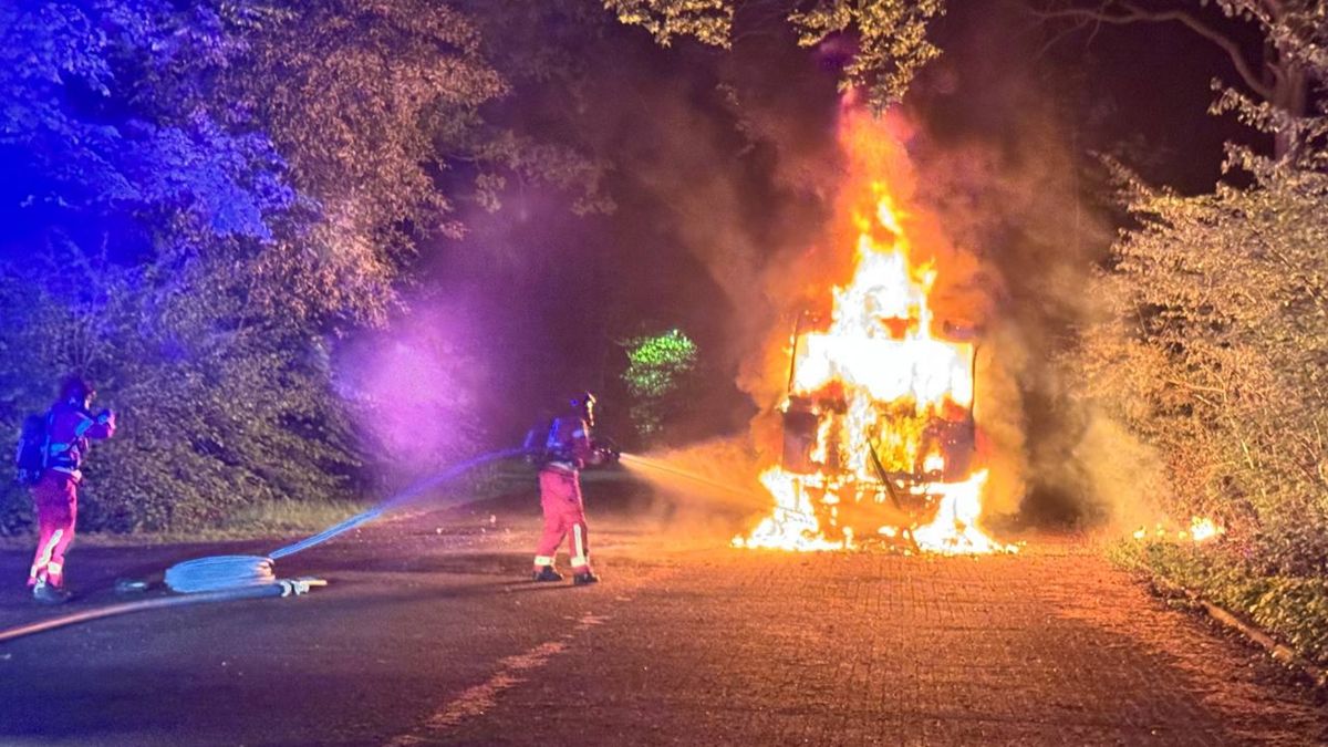 112-nieuws: Vrachtwagen brandt uit in Stadskanaal