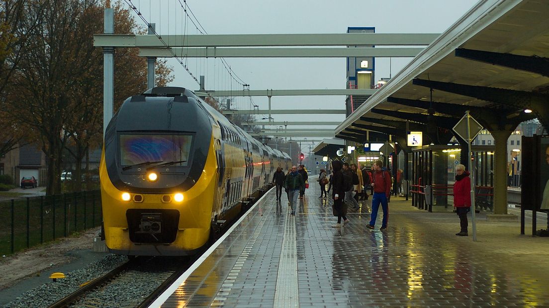 Reizigers moeten morgen lang op de eerste trein wachten (Rechten: RTV Drenthe/Jeroen Kelderman)