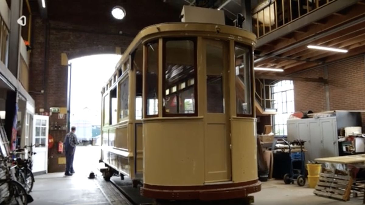 TET-tram is terug: "Hij ziet er beter uit dan toen hij nog door Enschede reed"