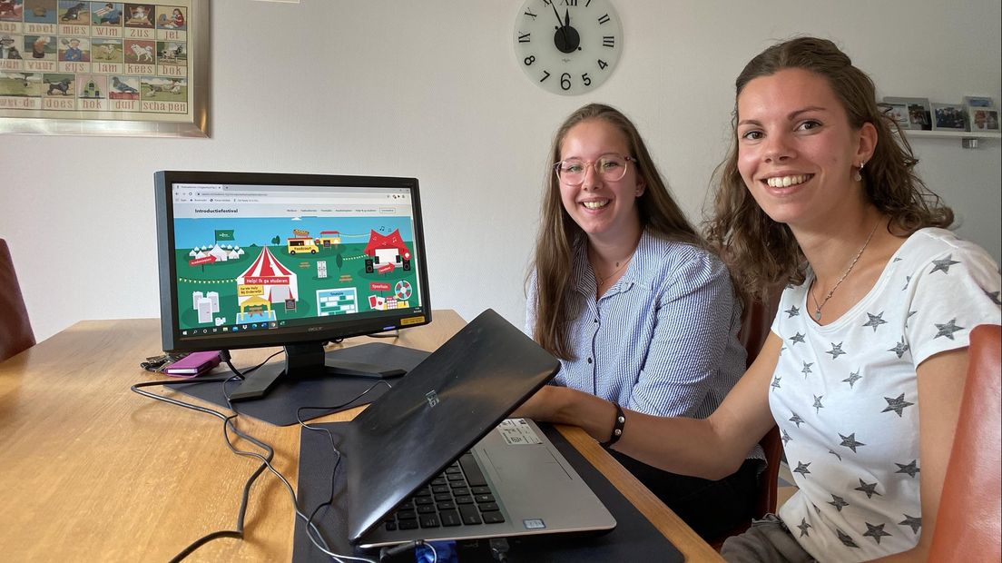 Vriendinnen Dian en Nienke bezoeken online Saxion festival