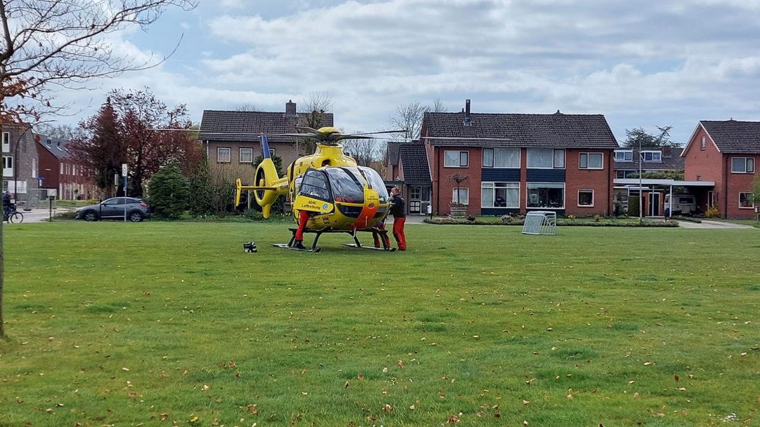 De traumahelikopter bij het ongeluk in Hengelo