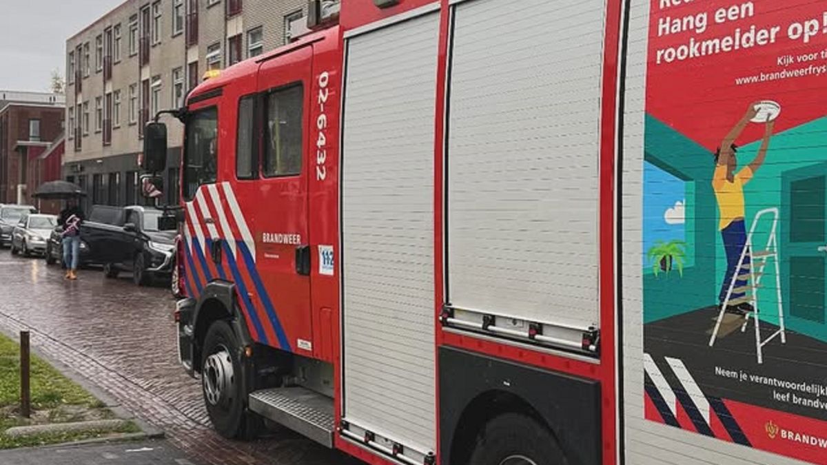 Jongen steekt vuurwerk af in parkeerkelder in Heerenveen