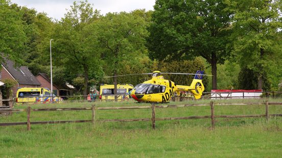 Persoon overleden bij eenzijdig ongeval in Hellendoorn. Persoon overleden bij eenzijdig ongeval in Hellendoorn.