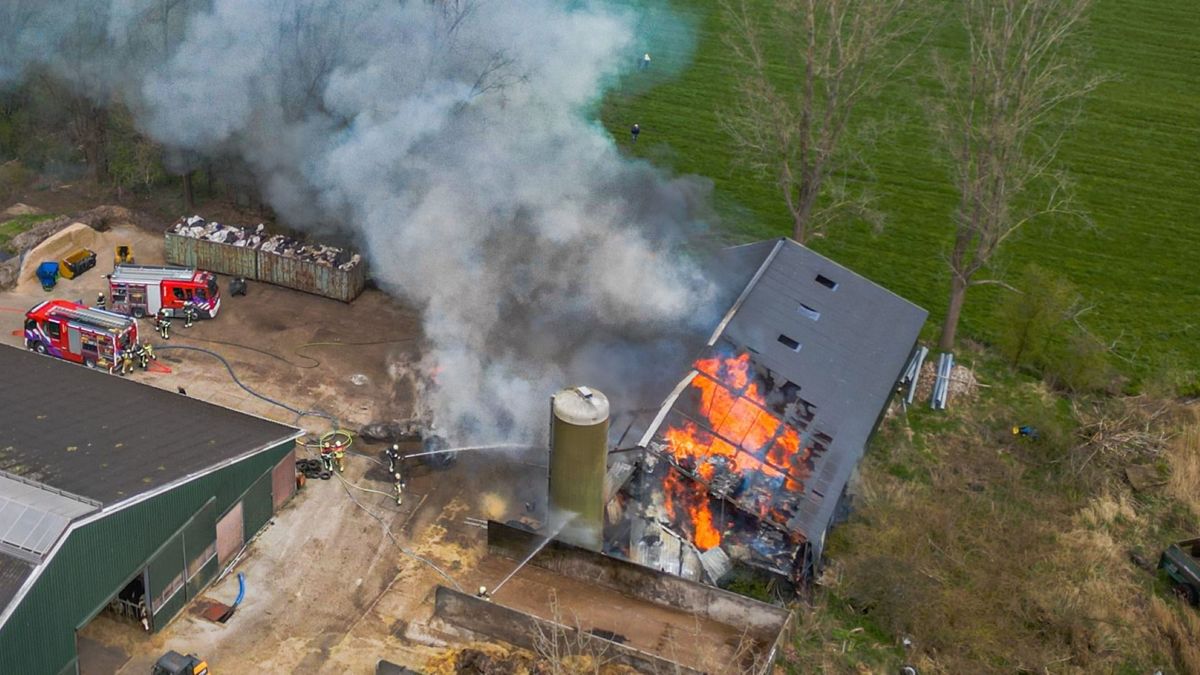 Brand verwoest schuur in Ter Idzard, geen gewonden