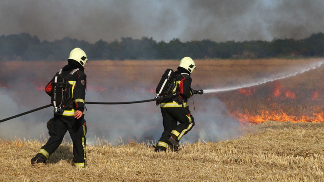 De brandweer van Annen en Gieten kwam in actie om de brand te blussen (Rechten: Van Oost media)