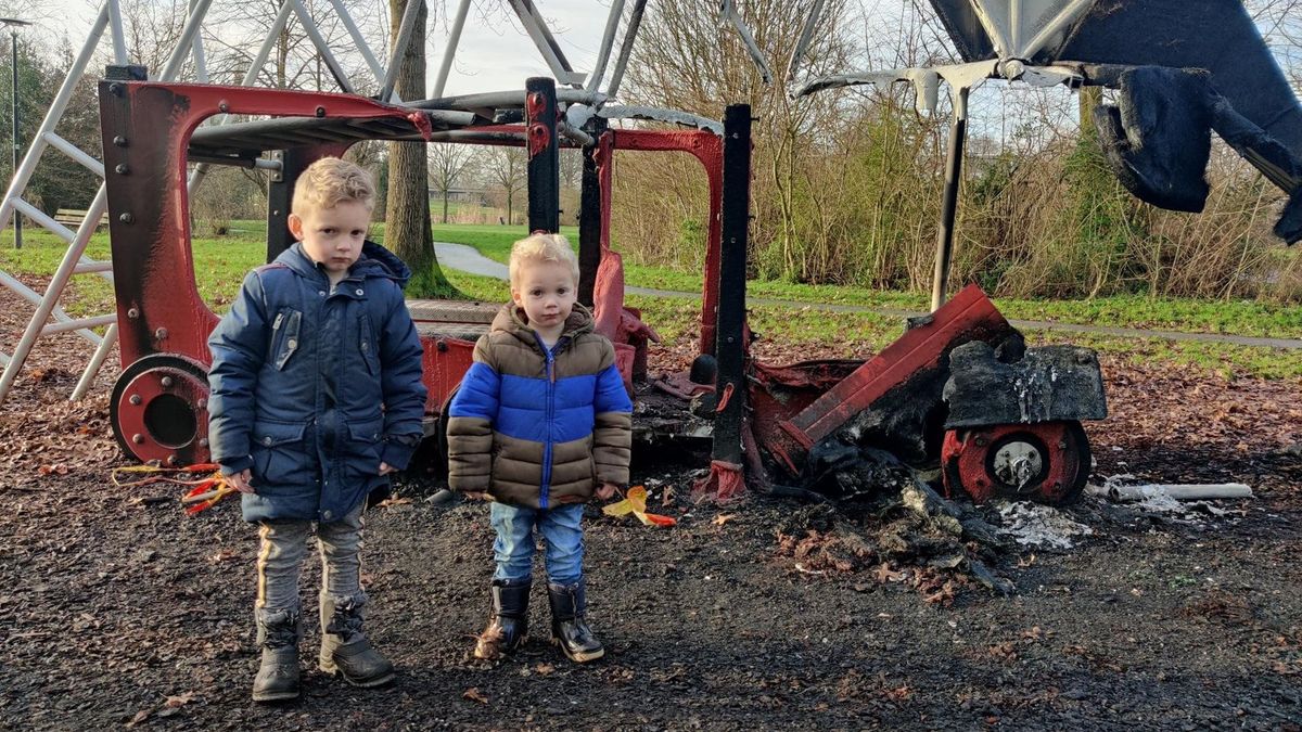 Wilnis reageert woest op vernieling speeltoestel: 'Geen woorden voor'