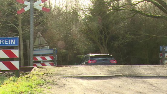 Gevaarlijke onbewaakte overweg bij Nieuw-Amsterdam weggehaald