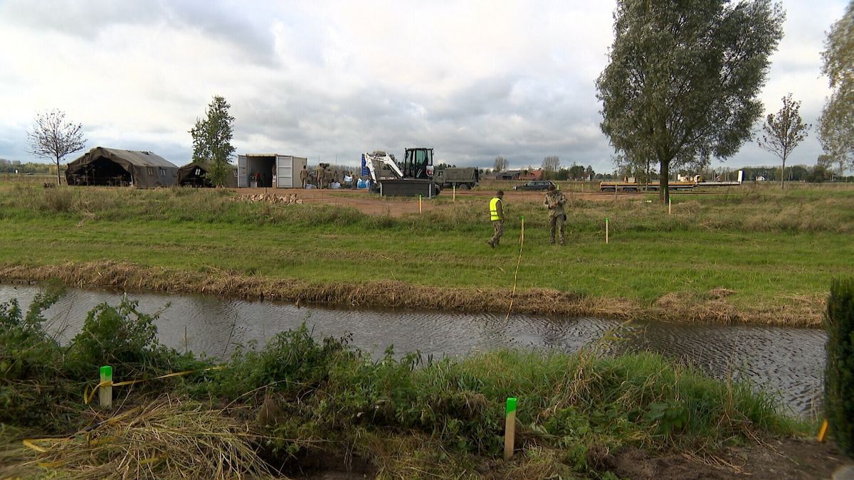 Antwerpse militairen bouwen speciale brug voor oorlogstanks in IJzendijke