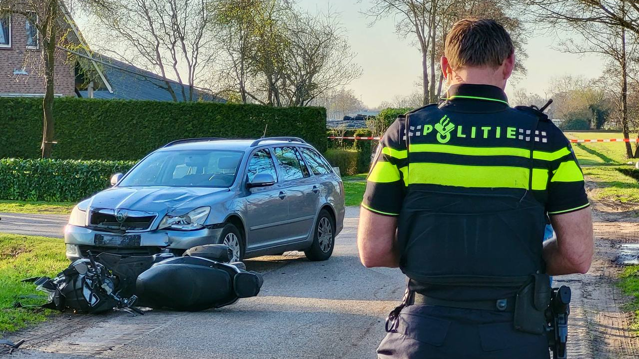 Gewonde bij aanrijding in Mander.