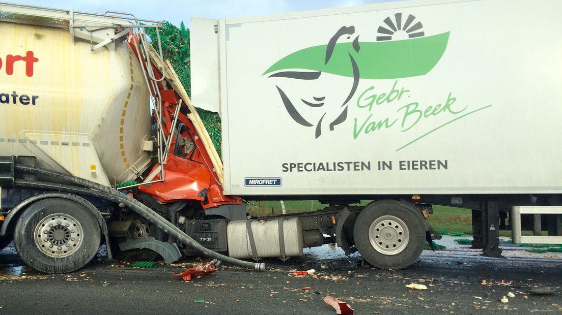 Zwaar ongeluk op snelweg A1 bij Holten